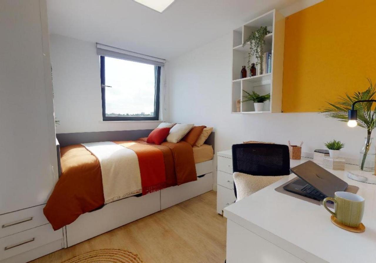 For Students Only Private Bedrooms With Shared Kitchen And Studios At Iq Haywood House In London Eksteriør billede