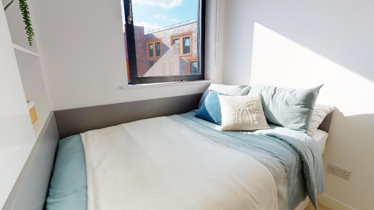 For Students Only Private Bedrooms With Shared Kitchen And Studios At Iq Haywood House In London Eksteriør billede
