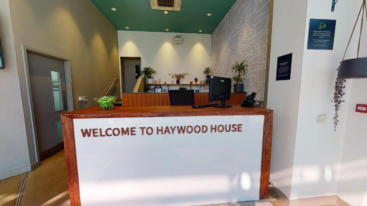 For Students Only Private Bedrooms With Shared Kitchen And Studios At Iq Haywood House In London Eksteriør billede